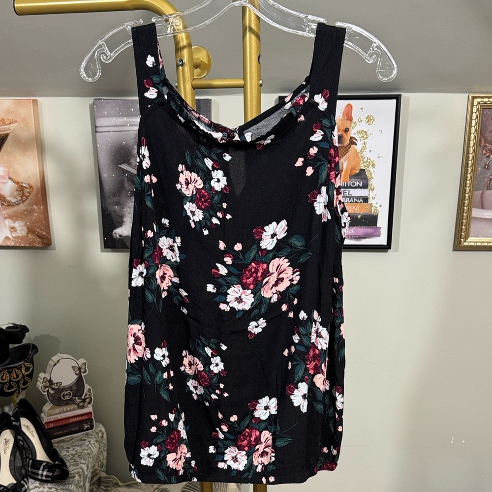 NWT Maurices Black Floral Sleeveless Tank Top with Pink & White Blooms